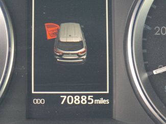 Used 2017 Toyota Highlander SE video 2