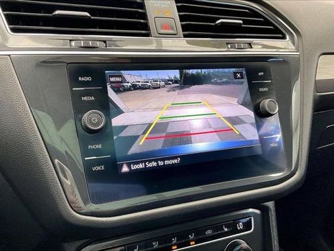 Used 2019 Volkswagen Tiguan SE w/ Panoramic Sunroof Package image 24