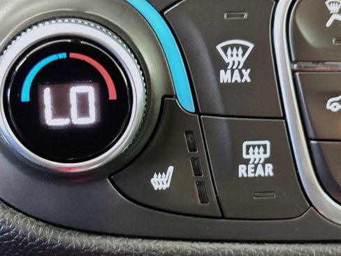 Used 2020 Chevrolet Equinox LT w/ Driver Convenience Package FWD image 19