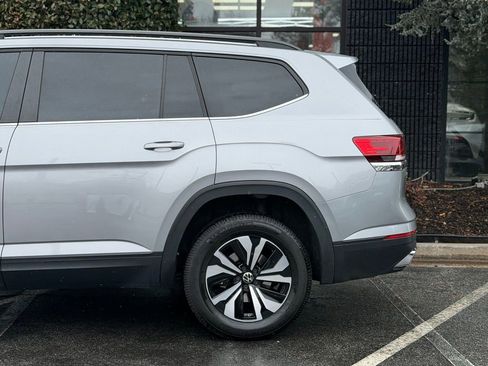 Used 2024 Volkswagen Atlas SE image 12