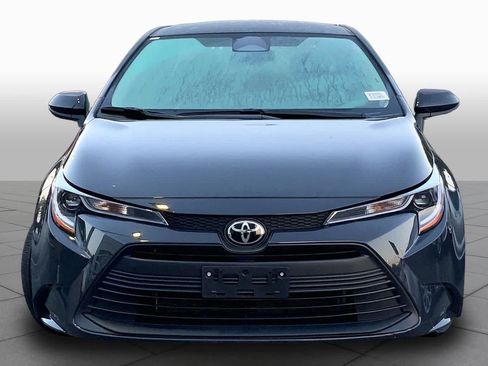 Used 2025 Toyota Corolla LE FWD image 4