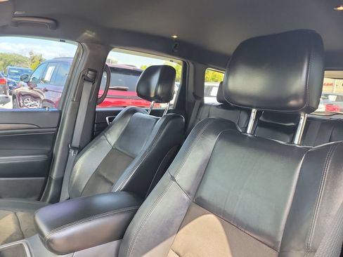 Used 2019 Jeep Grand Cherokee Altitude RWD image 21