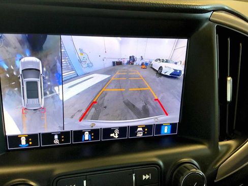 Used 2022 GMC Terrain AT4 w/ Infotainment Package II image 28