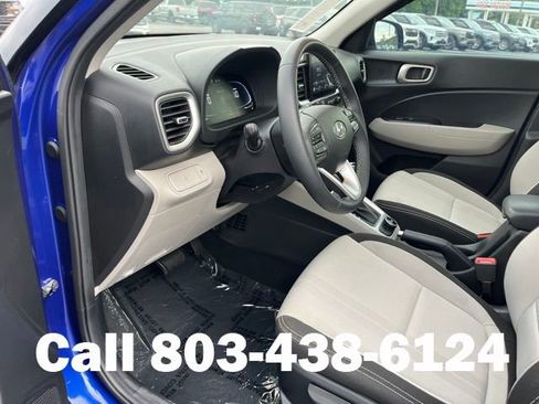 Used 2024 Hyundai Venue SEL FWD image 6