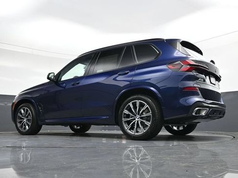 Used 2026 BMW X5 xDrive40i w/ M Sport Package AWD/4WD image 33