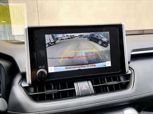 Certified 2025 Toyota RAV4 LE AWD/4WD image 19