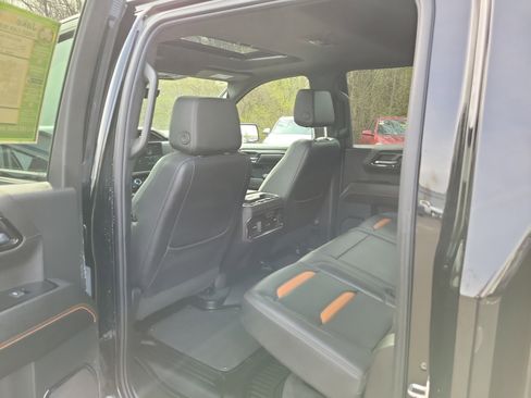 Used 2023 GMC Sierra 1500 AT4 w/ Technology Package image 14