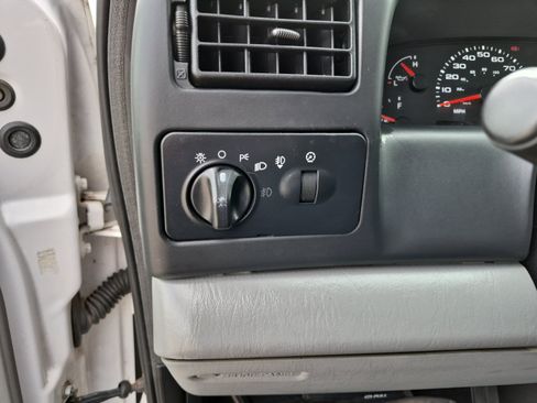 Used 2004 Ford F250 XL AWD/4WD image 23