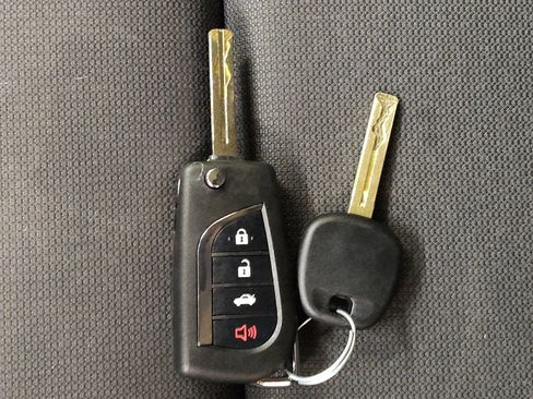 Used 2024 Toyota Corolla LE FWD image 32