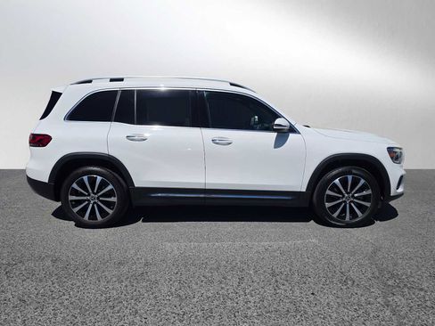 Used 2021 Mercedes-Benz GLB 250 4MATIC image 2