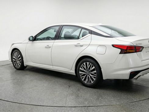 Used 2025 Nissan Altima 2.5 SV image 6