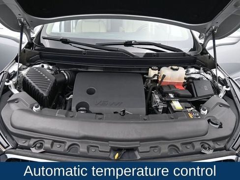 Used 2019 Buick Enclave Essence AWD/4WD image 17