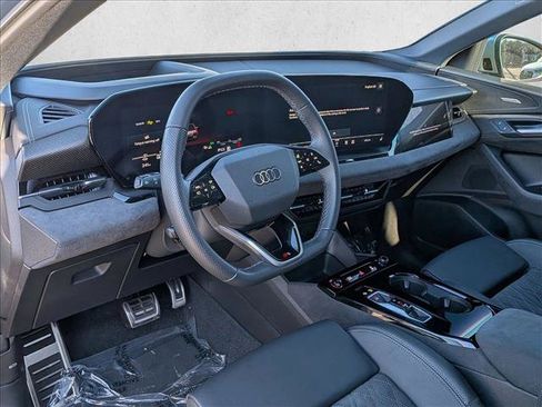 New 2025 Audi SQ6 e-tron Prestige image 3