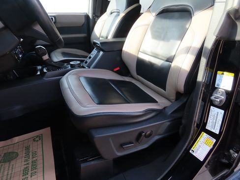 Used 2023 Ford Bronco Wildtrak image 45