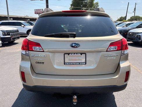 Used 2010 Subaru Outback 2.5i Premium AWD/4WD image 6