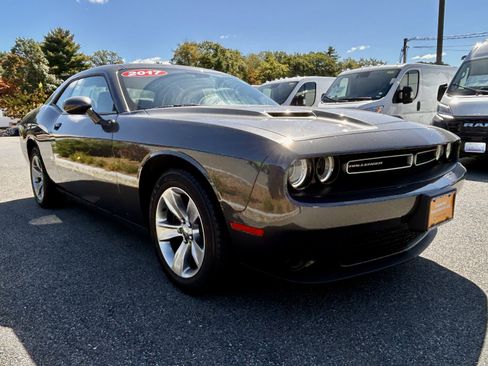 Used 2017 Dodge Challenger SXT w/ Driver Convenience Group image 14