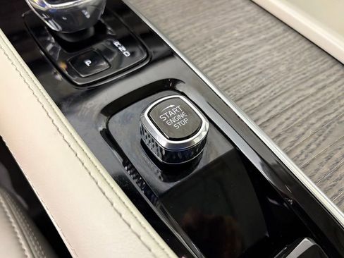 Used 2023 Volvo XC90 T8 Ultimate w/ Lounge Package AWD/4WD image 29