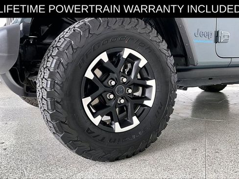 Used 2025 Jeep Wrangler Unlimited Rubicon 4xe AWD/4WD image 12