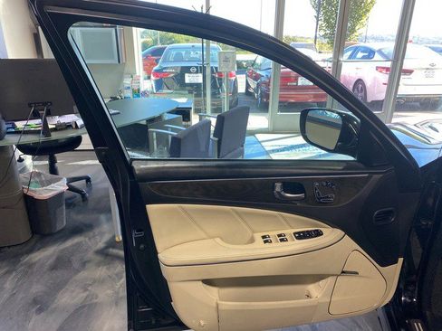 Used 2014 Hyundai Equus Signature image 12