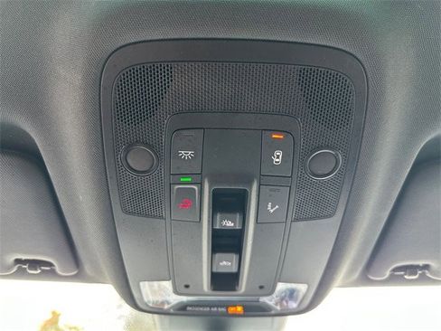 Used 2024 Audi Q3 2.0T Premium image 19