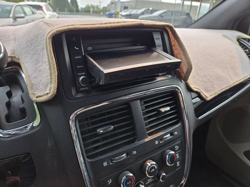 Used 2019 Dodge Grand Caravan SXT FWD image 27