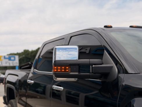 Used 2019 GMC Sierra 2500 Denali w/ Duramax Plus Package AWD/4WD image 13