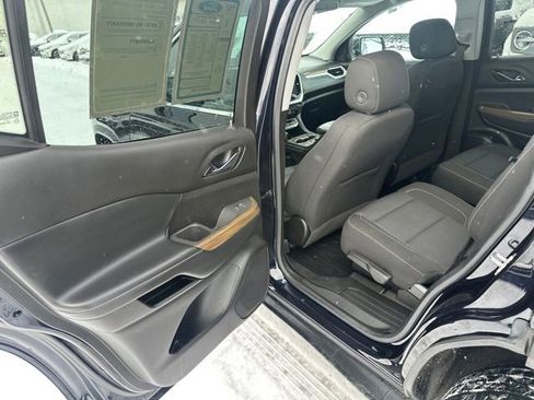 Used 2022 GMC Acadia SLE w/ Driver Convenience Package image 31