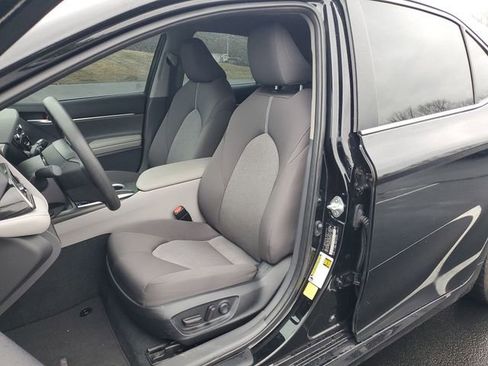 Used 2023 Toyota Camry LE image 19