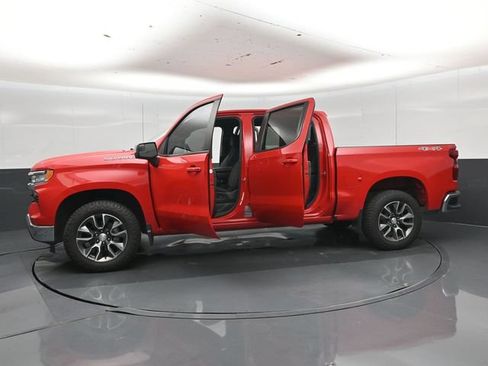 Used 2022 Chevrolet Silverado 1500 LT AWD/4WD image 54