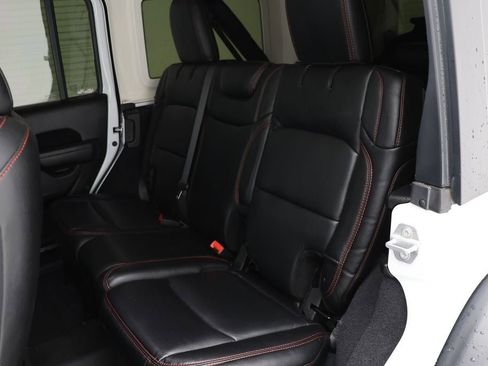 Used 2023 Jeep Wrangler Unlimited Rubicon image 13