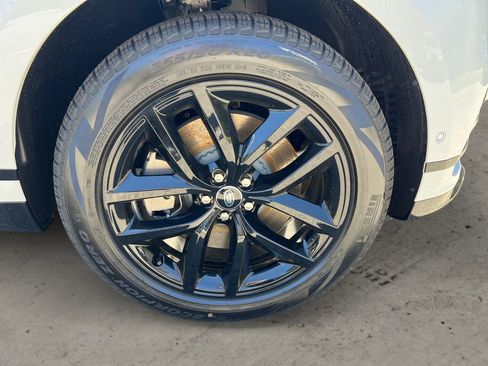 New 2026 Land Rover Range Rover Velar Dynamic SE image 11