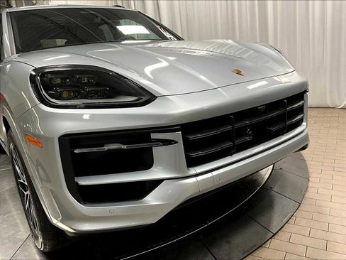 New 2026 Porsche Cayenne AWD/4WD image 32