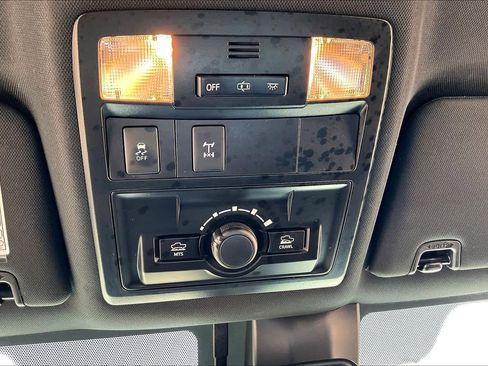 Used 2019 Toyota Tacoma TRD Off-Road image 32