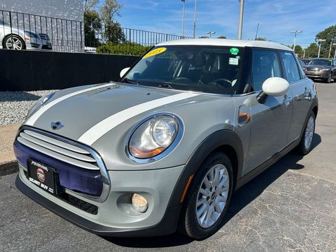 Used 2015 MINI Cooper 4-Door Hardtop image 1