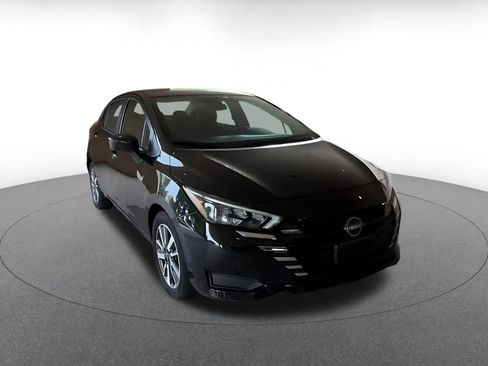 Used 2025 Nissan Versa SV FWD image 3