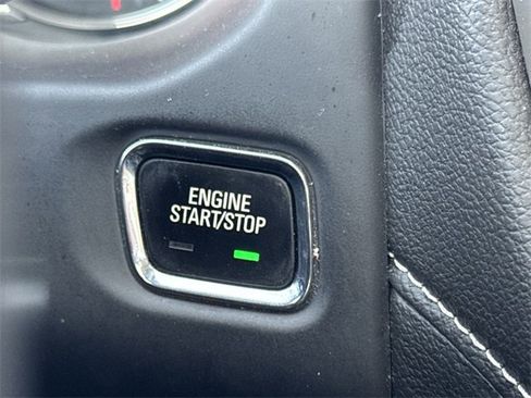 Used 2021 GMC Acadia Denali w/ Denali Ultimate Package image 17