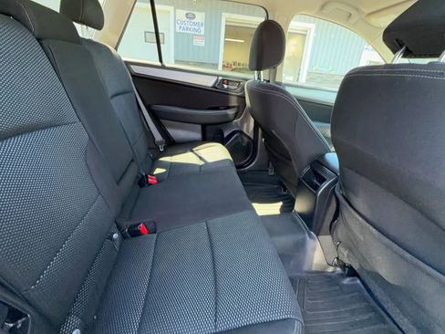 Used 2017 Subaru Outback 2.5i Premium AWD/4WD image 19