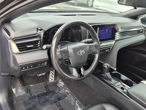 Used 2025 Toyota Camry SE FWD image 17