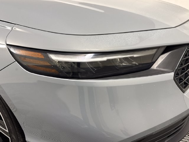 Used 2025 Honda Accord Sport image 12