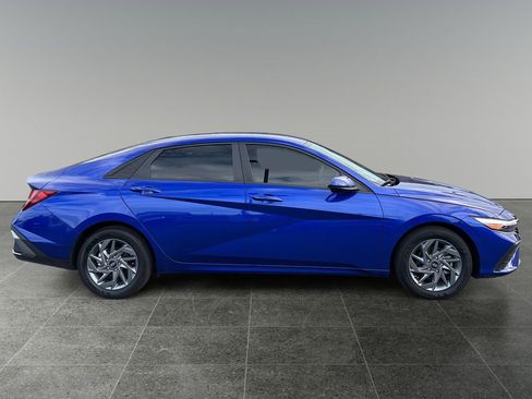 Used 2024 Hyundai Elantra SEL image 8