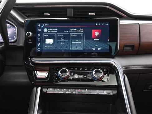 Used 2024 GMC Sierra 2500 Denali Ultimate image 16