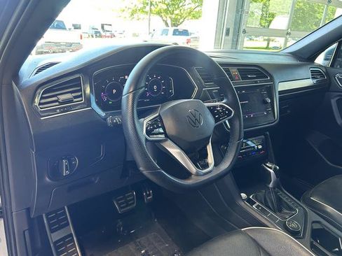Used 2022 Volkswagen Tiguan SEL R-Line AWD/4WD image 17