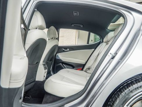 Used 2025 Genesis G70 2.5T AWD/4WD image 38
