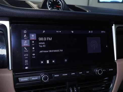 Used 2019 Porsche Macan AWD/4WD image 34