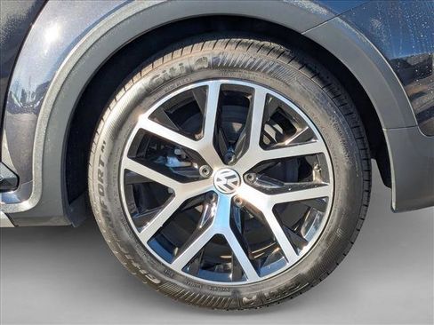 Used 2018 Volkswagen Beetle 2.0T Dune image 23