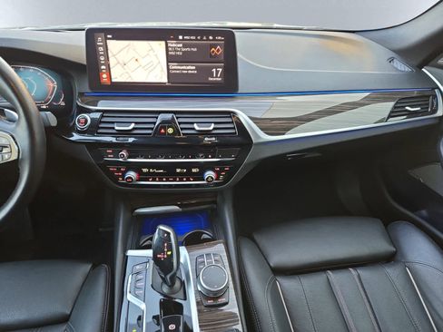 Used 2022 BMW 540i xDrive w/ Premium Package image 17