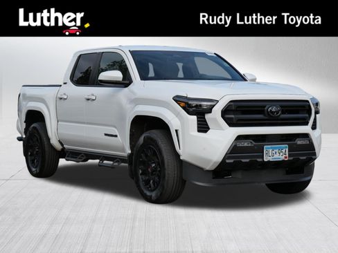 Certified 2025 Toyota Tacoma SR5 AWD/4WD image 1