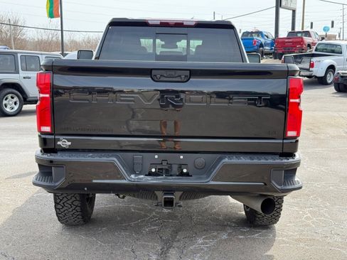 Used 2024 Chevrolet Silverado 3500 LT w/ Midnight Edition image 7