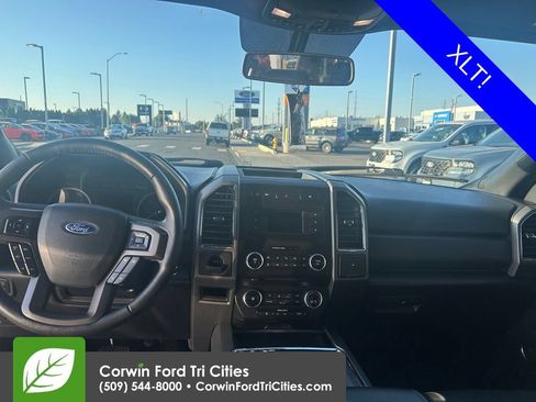 Used 2018 Ford Expedition XLT w/ Equipment Group 201A AWD/4WD image 10