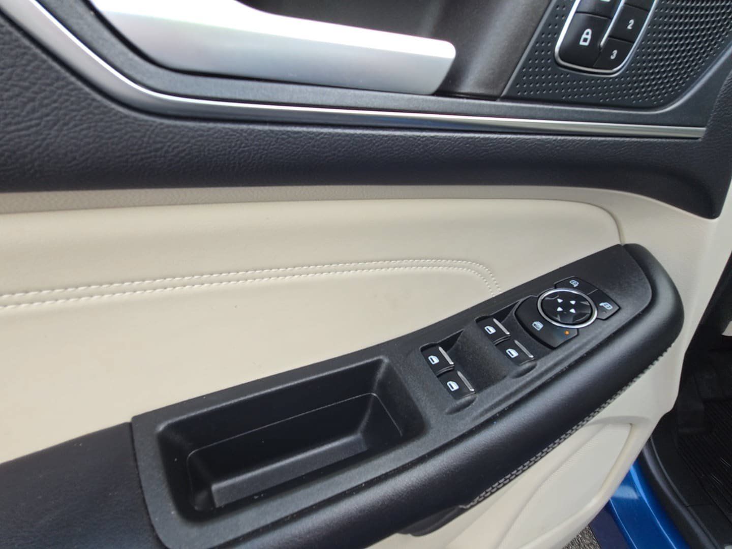 Used 2023 Ford Edge Titanium w/ Cargo Accessory Package AWD/4WD image 11